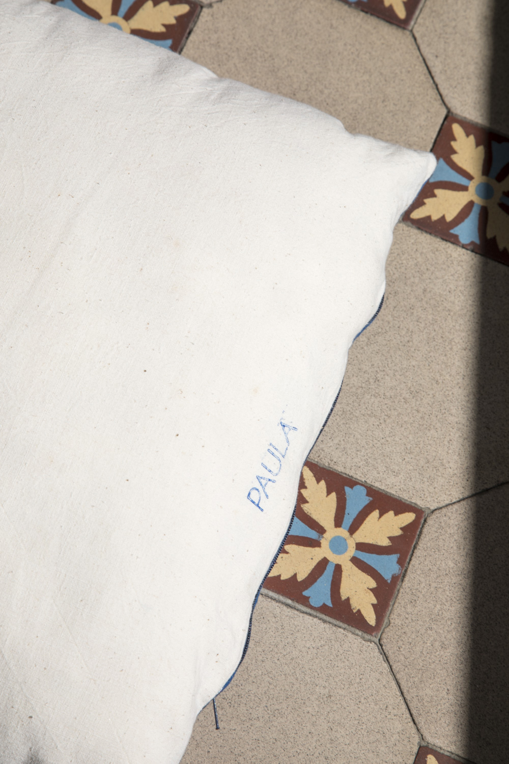 Coussin Collection ROSACE Bouton d'or 1 – Image 4