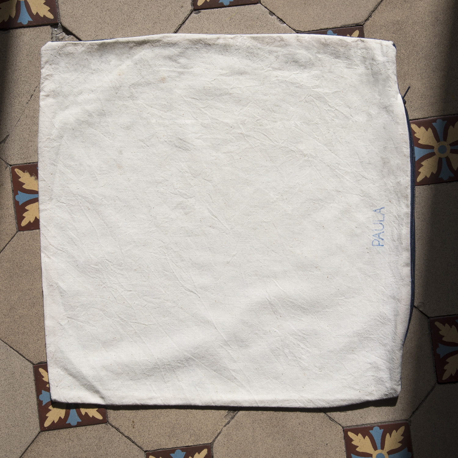 Coussin Collection ROSACE Bouton d'or 3 – Image 2